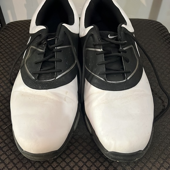 Nike Golf Shoes - Picture 3 of 7